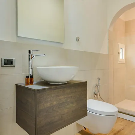 Maggio Terrace With View Apartment *